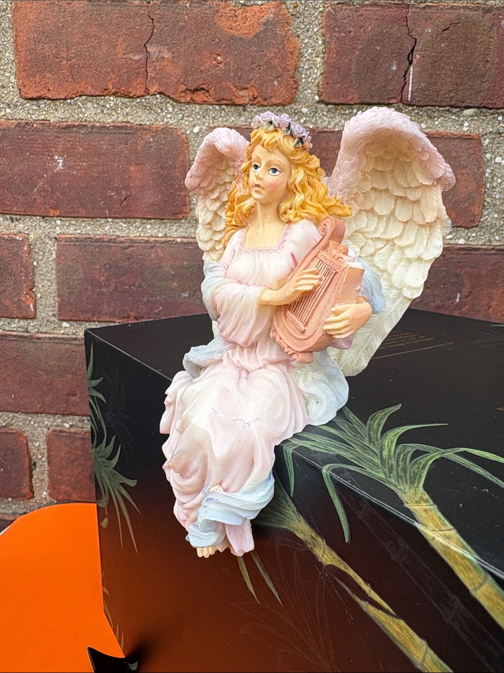 🙏Edge Ledge Sitting Pink Angel Figurine Lyre - Decorative Home Art Gift - 5 in